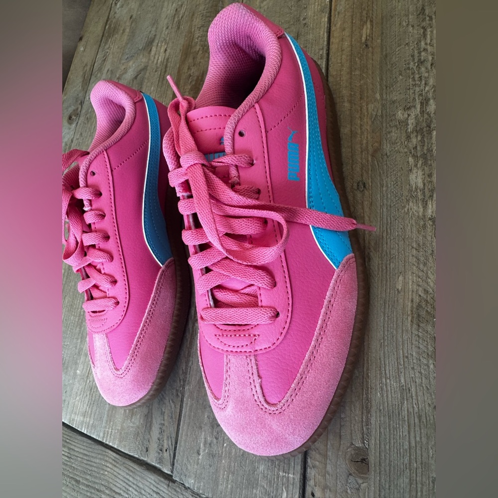 Puma Club 5v5 Women's Bright Pink/Bright Blue sneakers $83 Size 8.5 - Picture 2 of 7